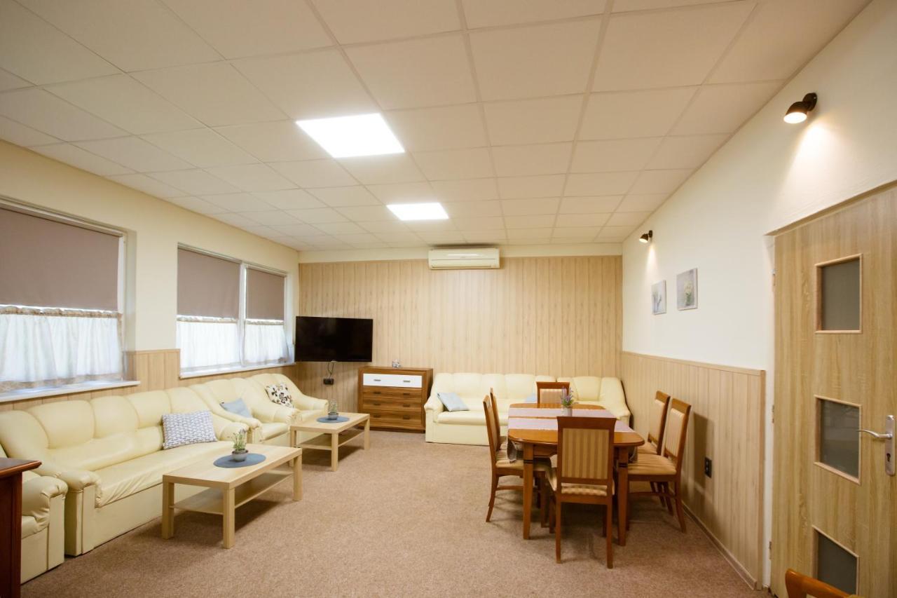 Apartmány Hawaii Patince Esterno foto